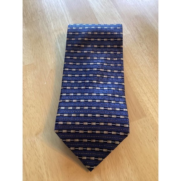 Louis Feraud Italian Designer 100% Imported Silk Neck Tie Blue Black Made In USA - Picture 2 of 6